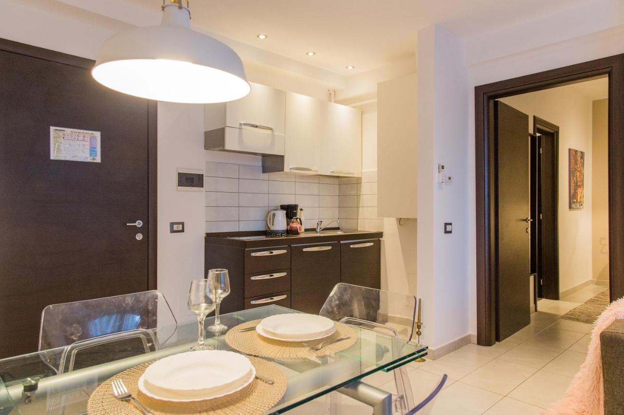 One Love Metropolitan Apartment Bukarest Exterior foto