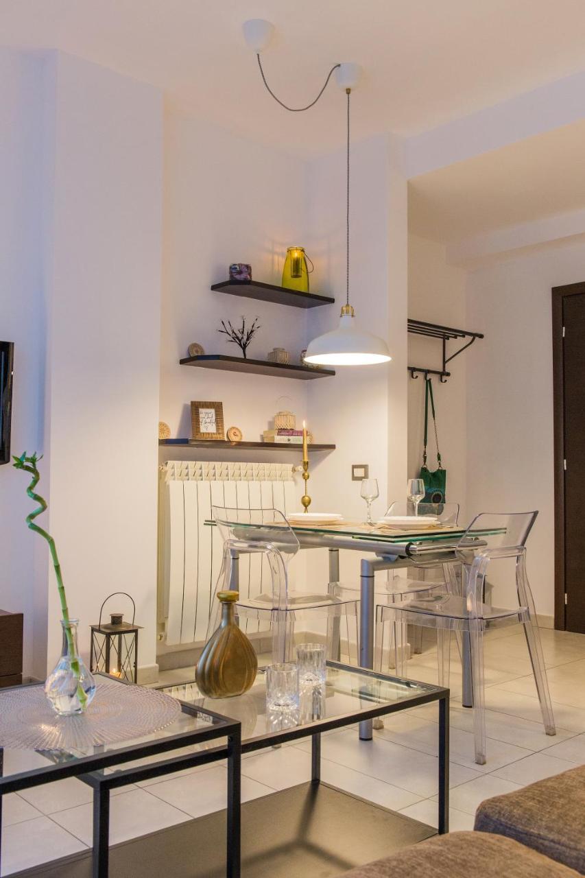 One Love Metropolitan Apartment Bukarest Exterior foto